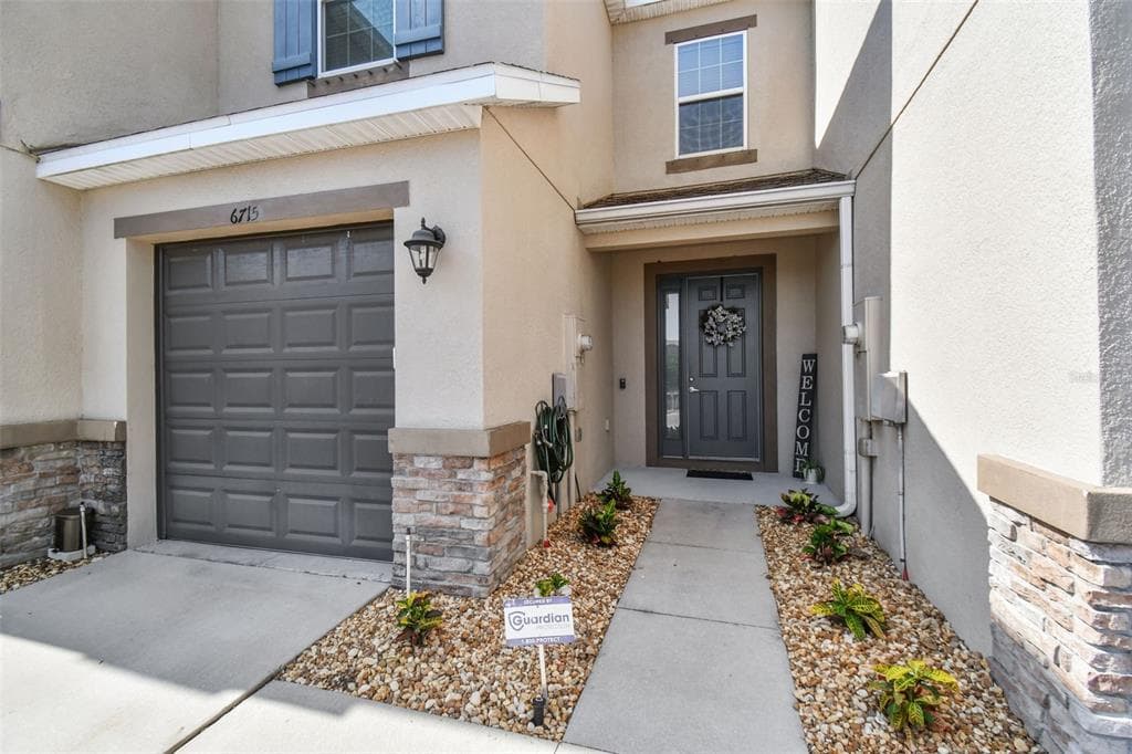 6715 CITRUS CREEK LANE TAMPA, FL 33625