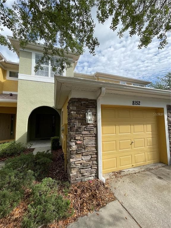 8152 STONE LEAF LANE TAMPA, FL 33647