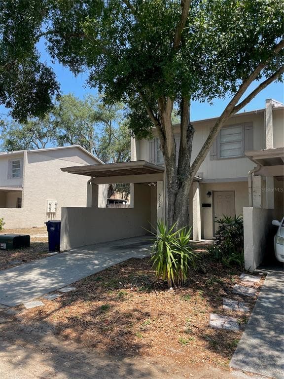 5162 TENNIS COURT CIRCLE TAMPA, FL 33617