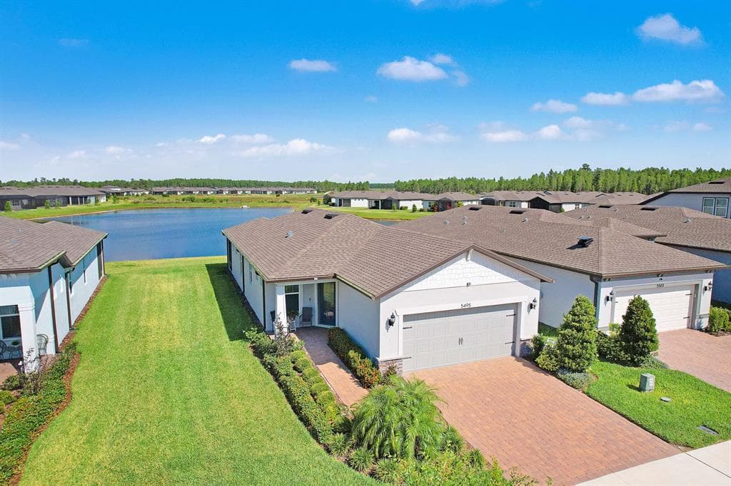 5495 BLUE CRUSH BEND LAND O LAKES, FL 34638