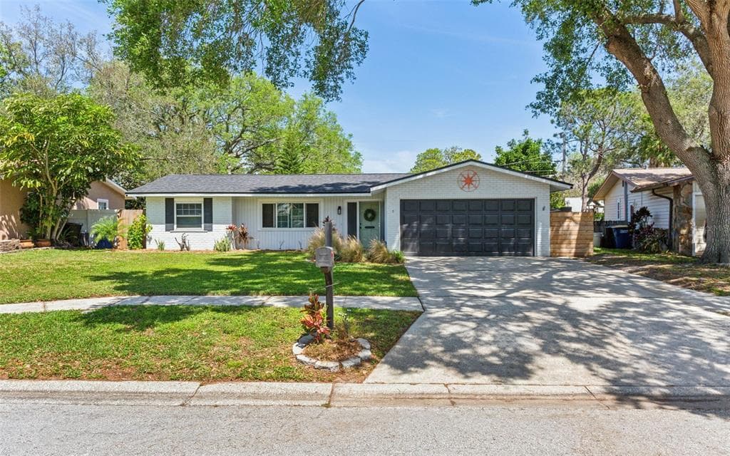 2088 BUTTERNUT CIRCLE W CLEARWATER, FL 33763