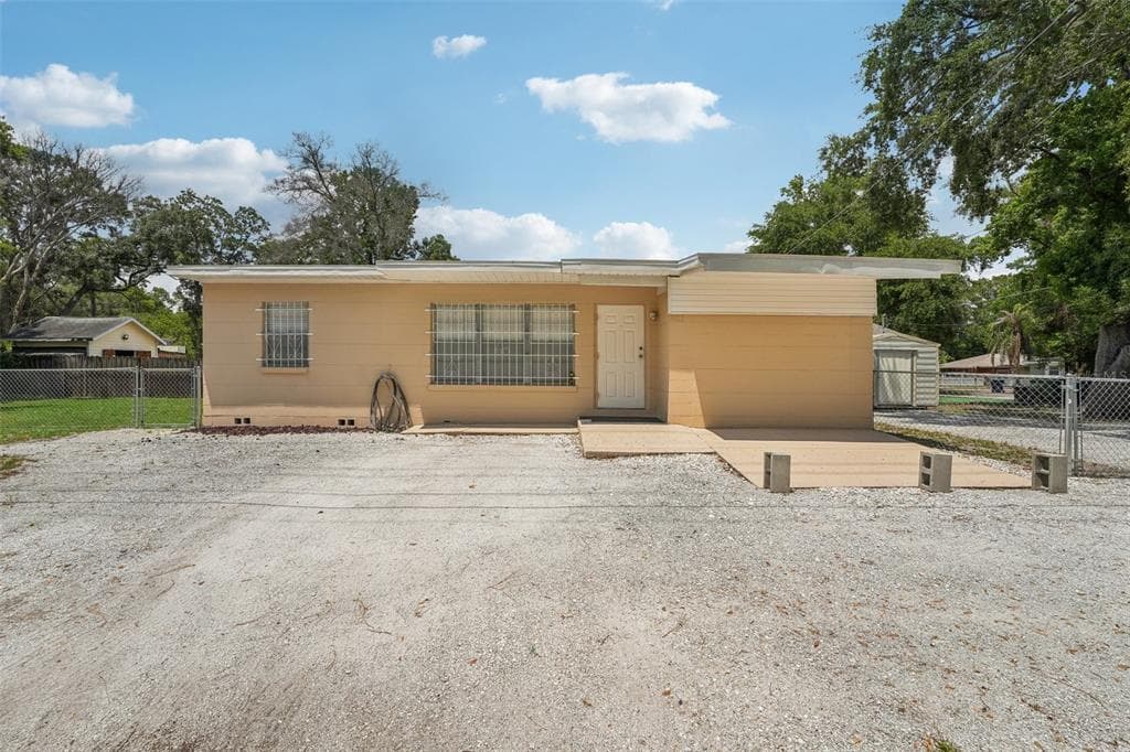 8102 N NEWPORT AVENUE TAMPA, FL 33604
