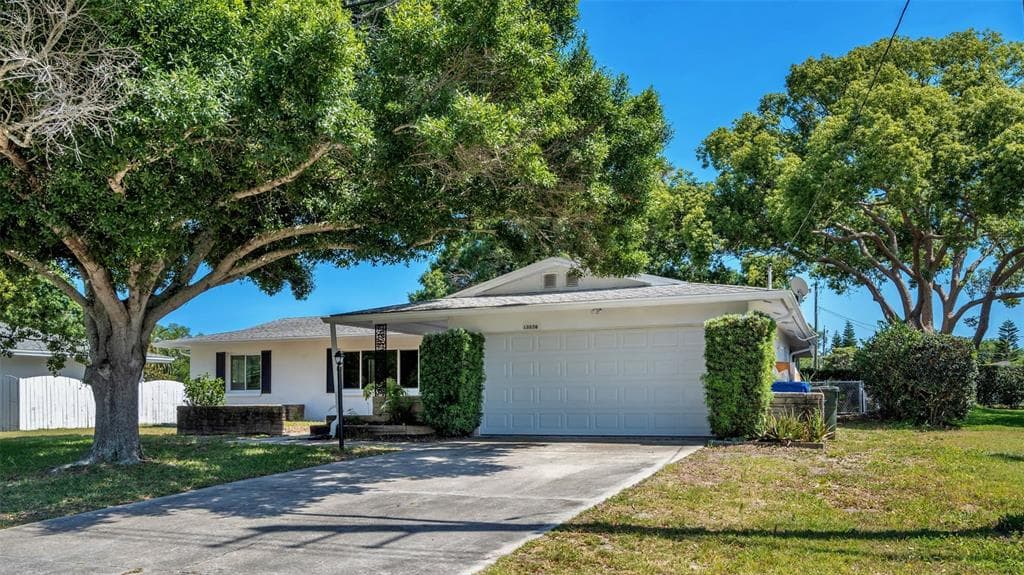 13836 WILCOX ROAD LARGO, FL 33774