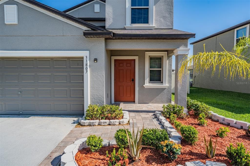 31807 BARREL WAVE WAY WESLEY CHAPEL, FL 33545
