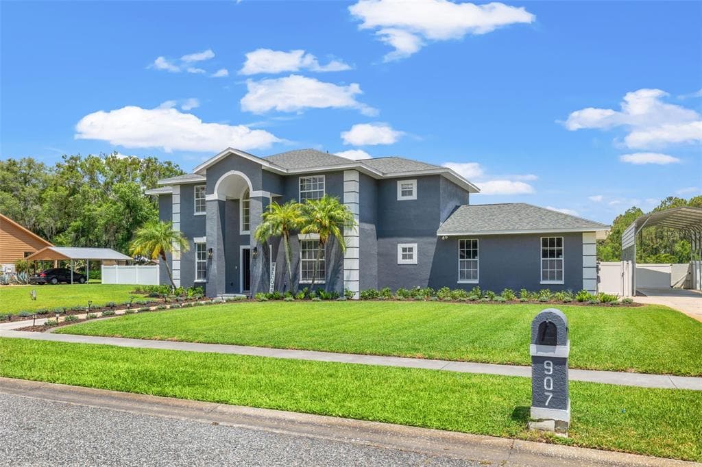 907 HILLARY CIRCLE