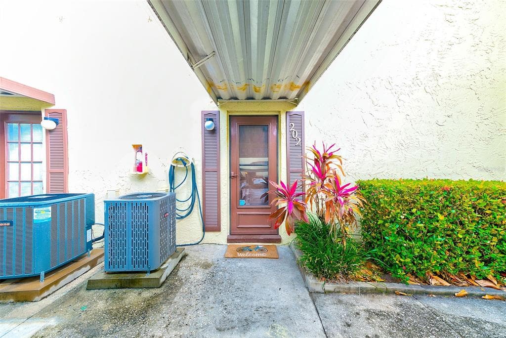 501 E BAY DRIVE UNIT 202 LARGO, FL 33770