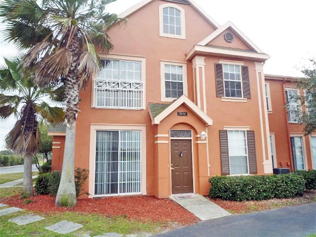 9850 LAKE CHASE ISLAND WAY UNIT 9850 TAMPA, FL 33626
