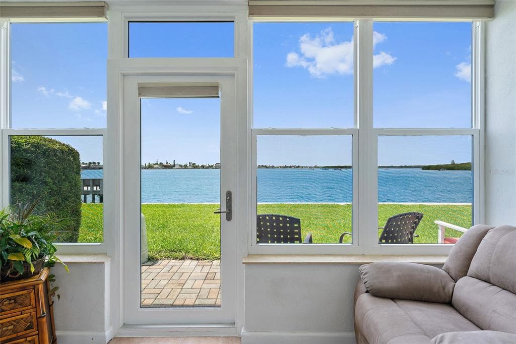 250 126TH AVENUE UNIT 108 TREASURE ISLAND, FL 33706