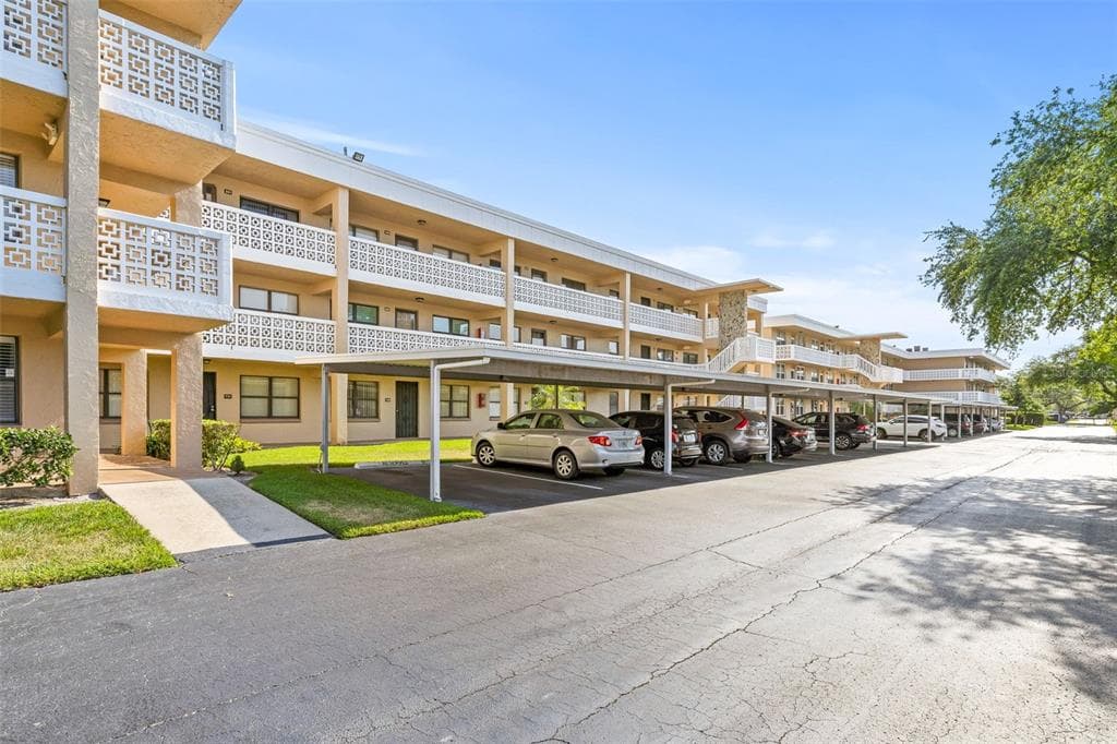 5080 LOCUST ST NE UNIT 333 ST PETERSBURG, FL 33703