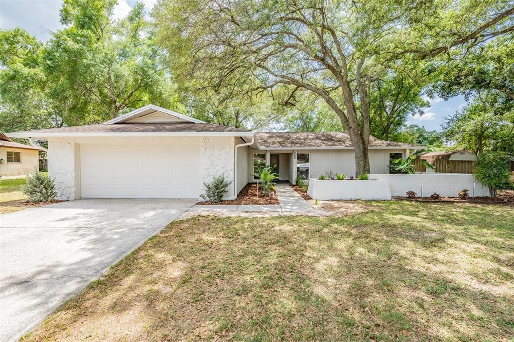 17807 RIVENDEL ROAD LUTZ, FL 33549