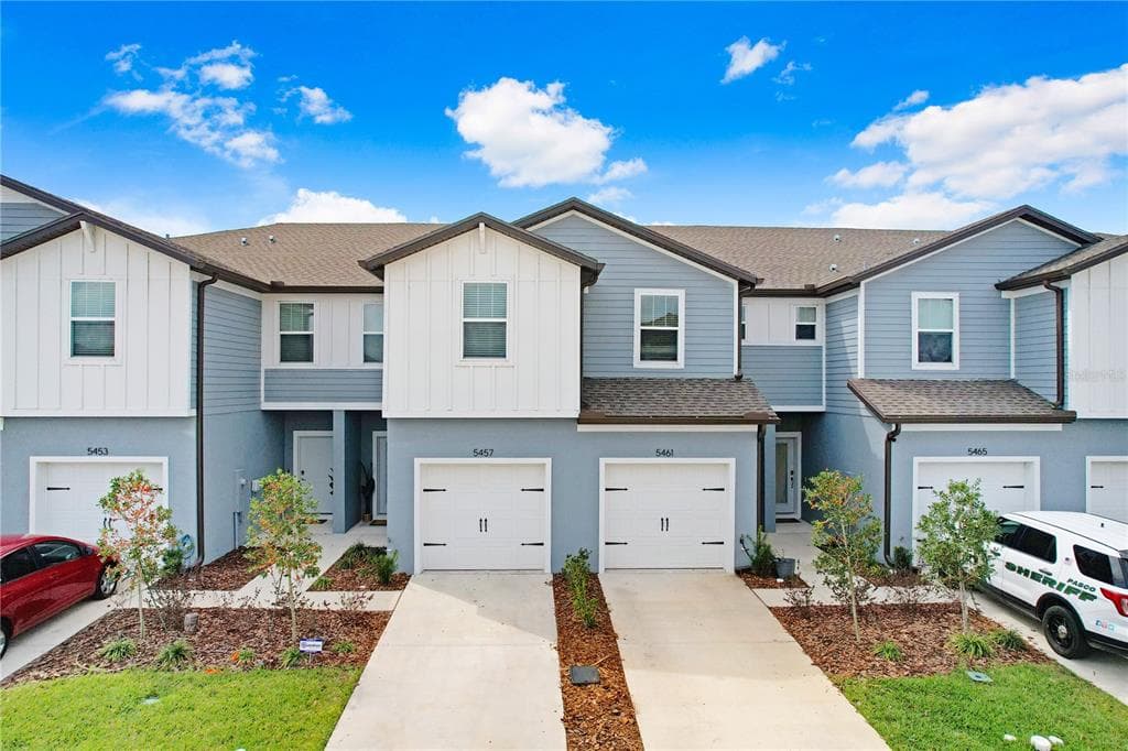 5461 ELMVIEW CROSSING WESLEY CHAPEL, FL 33545