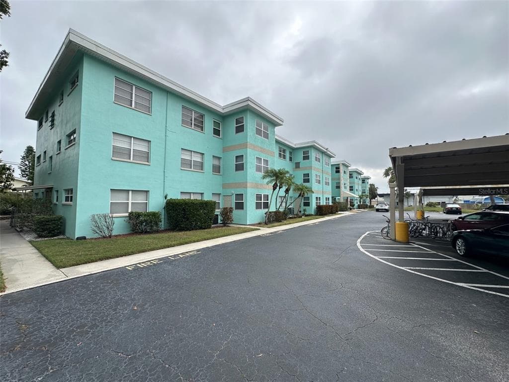 11447 PARK BOULEVARD UNIT 306 SEMINOLE, FL 33772