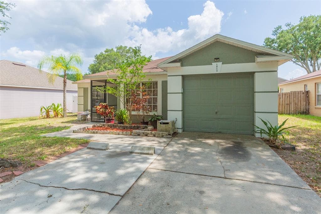 1813 ELLINGTON COURT VALRICO, FL 33594