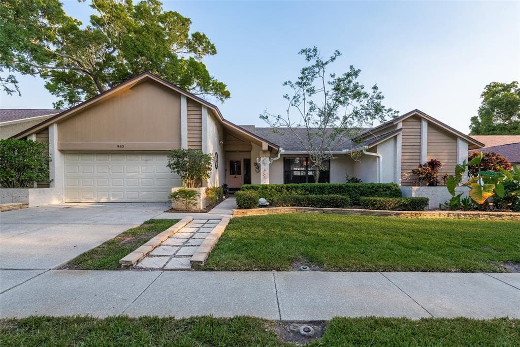 980 CHATHAM WAY PALM HARBOR, FL 34683