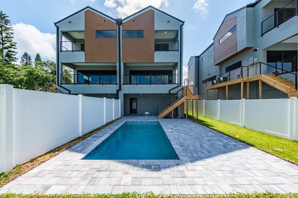 2214 BAY BOULEVARD UNIT A INDIAN ROCKS BEACH, FL 33785