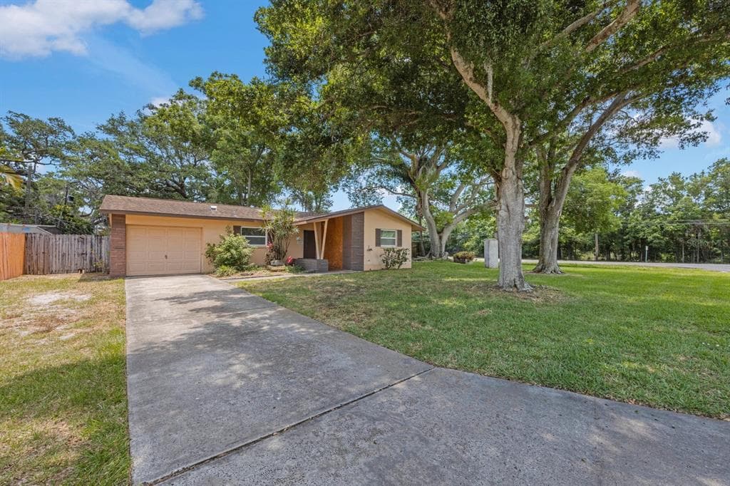 1597 BELLROSE DRIVE E CLEARWATER, FL 33756