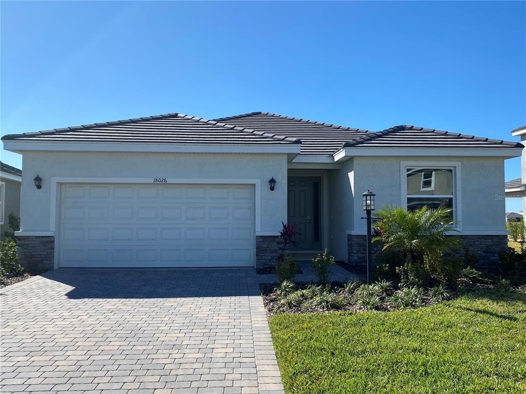 18026 TAVERNSIDE TRAIL LAKEWOOD RANCH, FL 34211