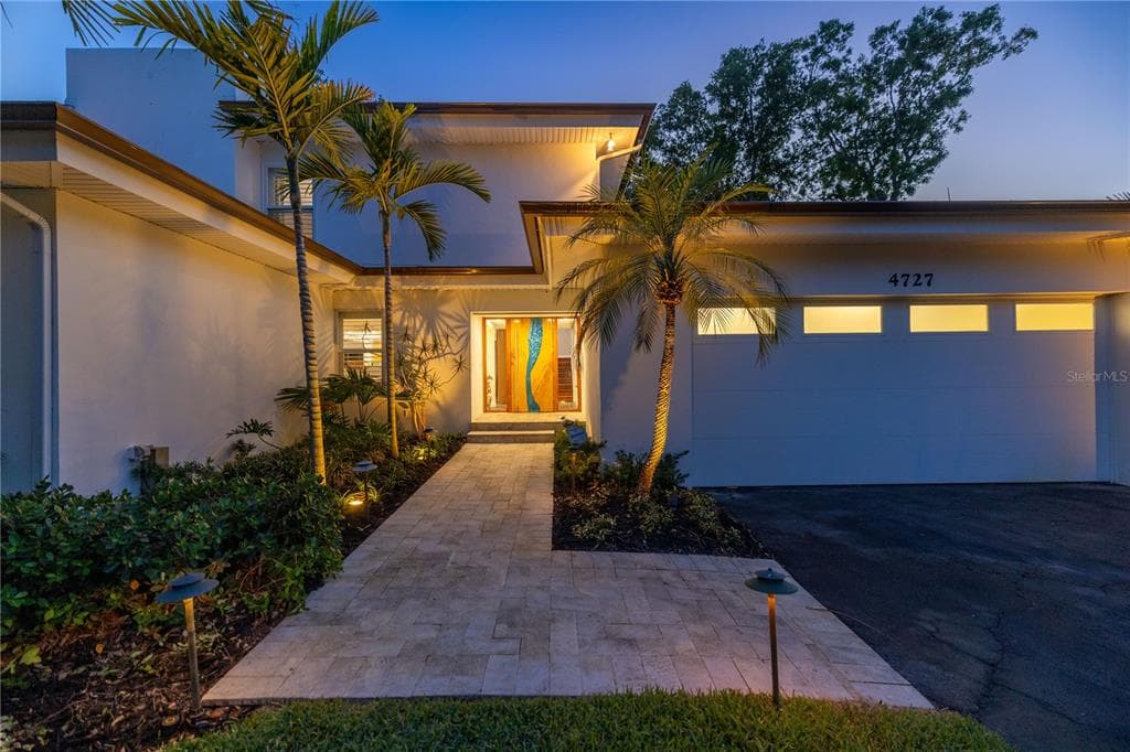 4727 PARADISE WAY S ST PETERSBURG, FL 33705