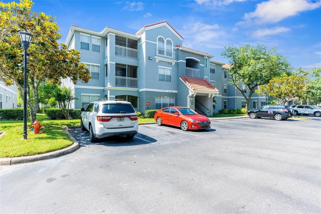 18001 RICHMOND PLACE DRIVE UNIT 920 TAMPA, FL 33647