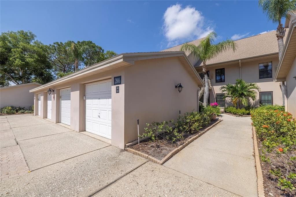 2806 COUNTRYSIDE BOULEVARD UNIT 523 CLEARWATER, FL 33761