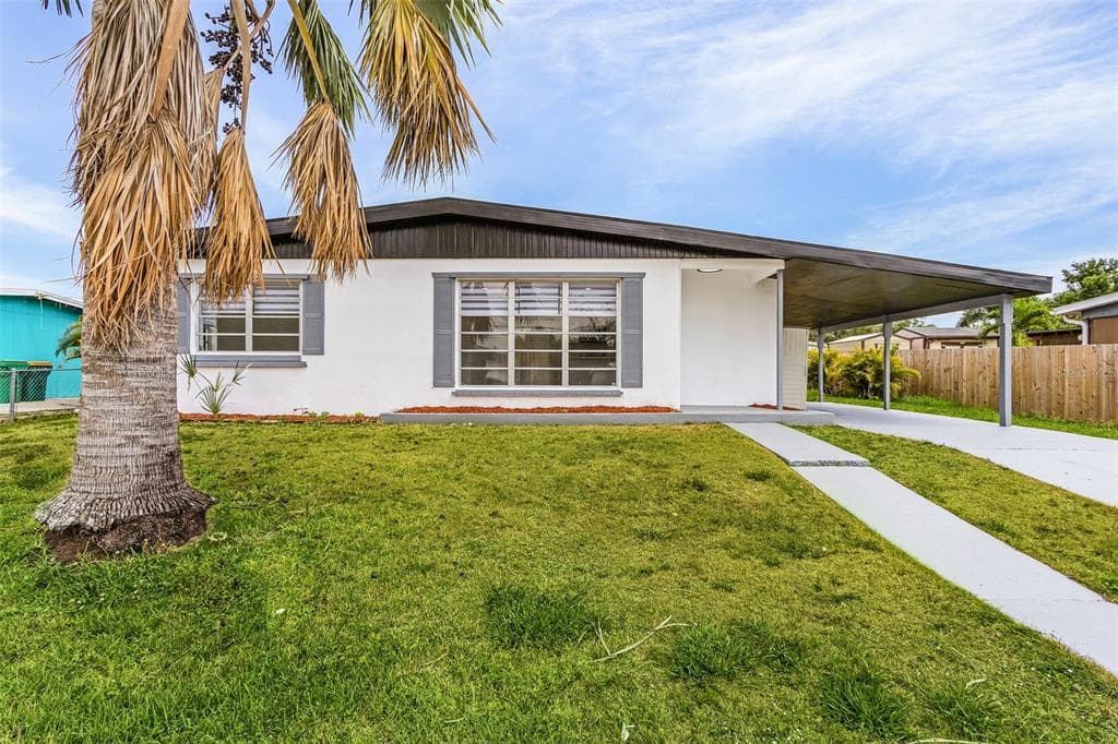 22163 HERNANDO AVENUE PORT CHARLOTTE, FL 33952