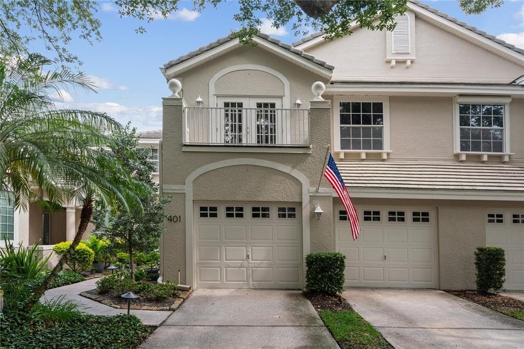 401 FAN PALM COURT NE