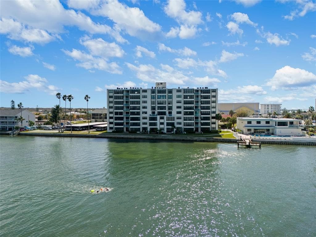 300 WOODETTE DRIVE UNIT 203 DUNEDIN, FL 34698