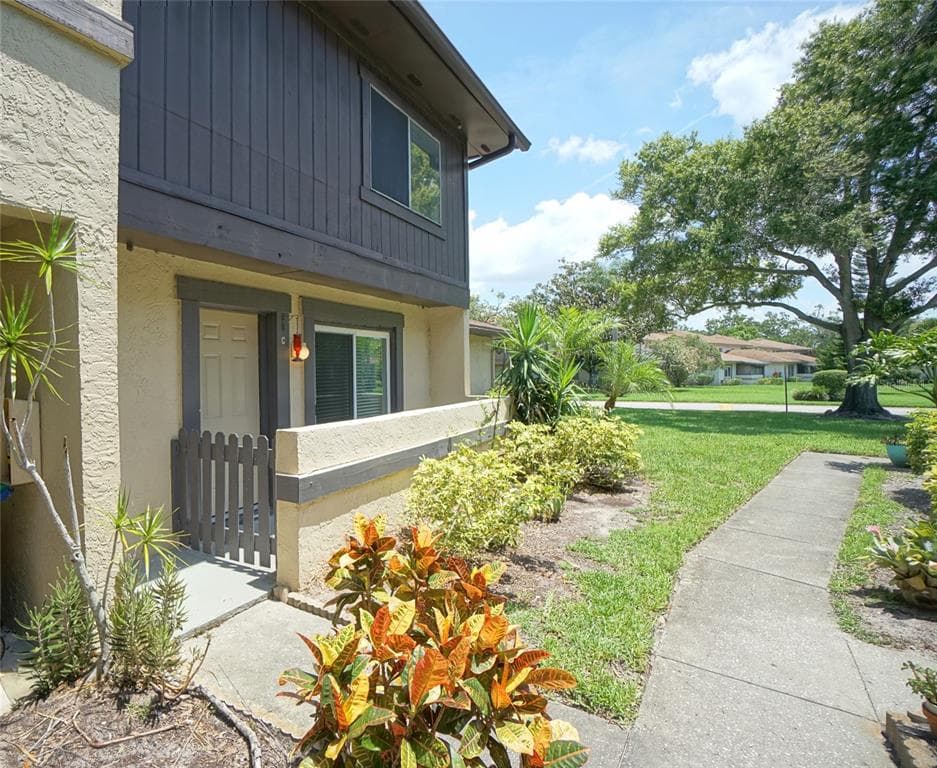 1846 BOUGH AVENUE UNIT C CLEARWATER, FL 33760