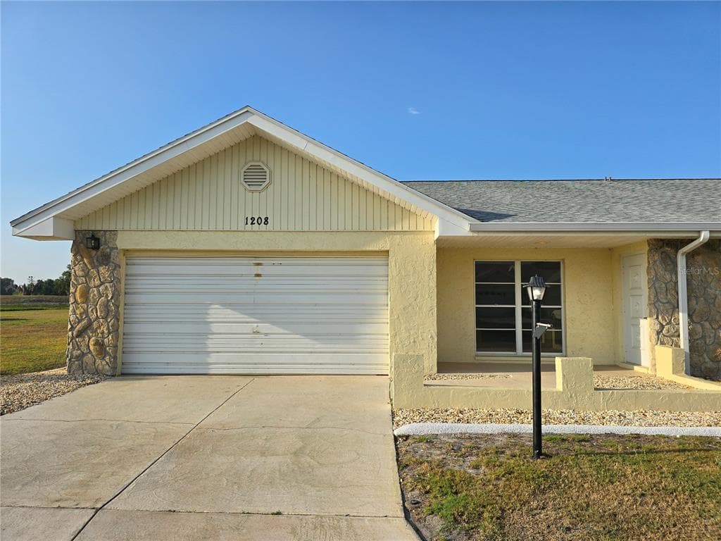 1208 EASTLOCH COURT SUN CITY CENTER, FL 33573