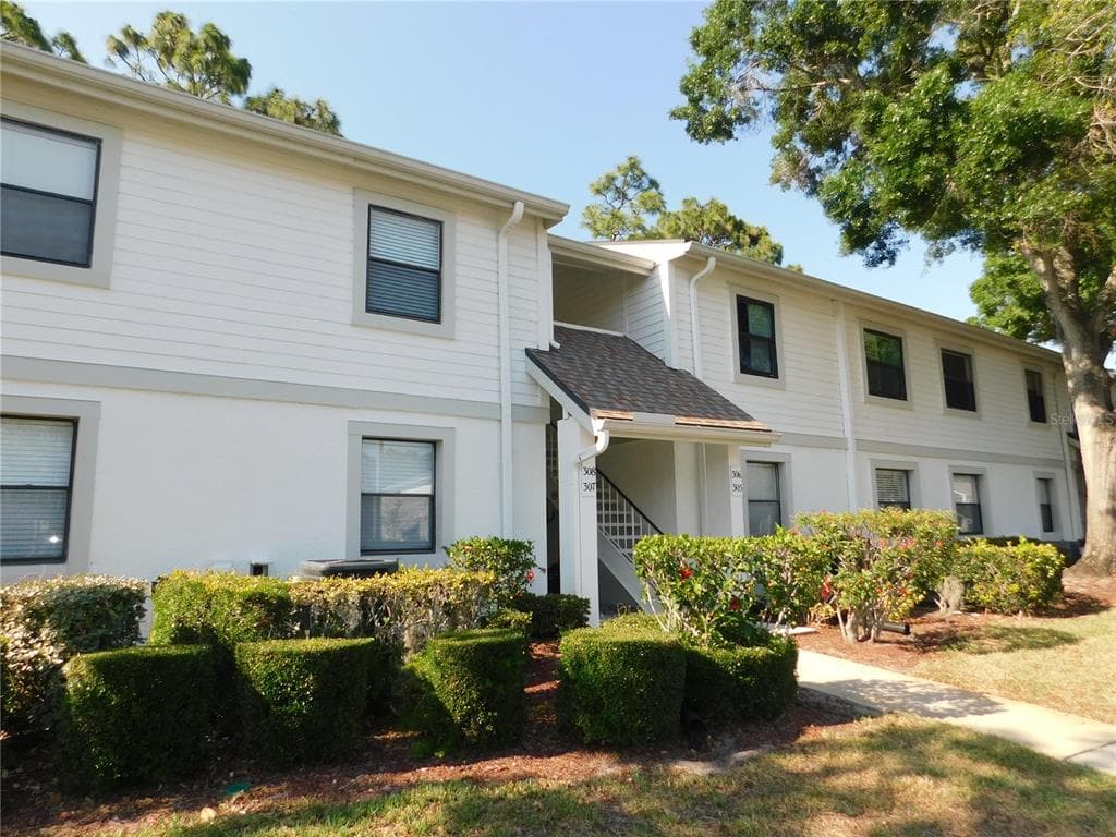 305 MEADOW LANE UNIT 305 OLDSMAR, FL 34677