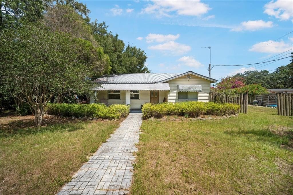 10401 WALKER ROAD THONOTOSASSA, FL 33592