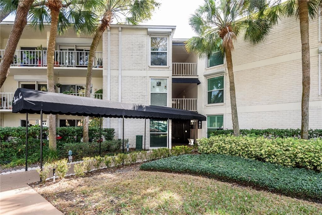 3325 BAYSHORE BOULEVARD UNIT A17 TAMPA, FL 33629