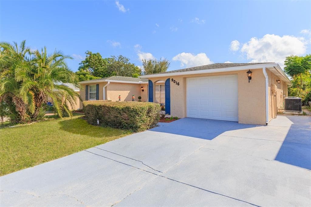 9016 HUNT CLUB LANE PORT RICHEY, FL 34668