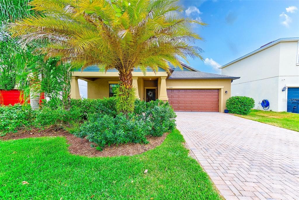 10217 COUNT FLEET DRIVE RUSKIN, FL 33573