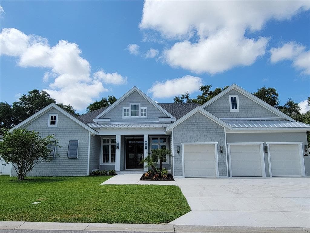 23 E EVONAIRE CIRCLE BELLEAIR, FL 33756