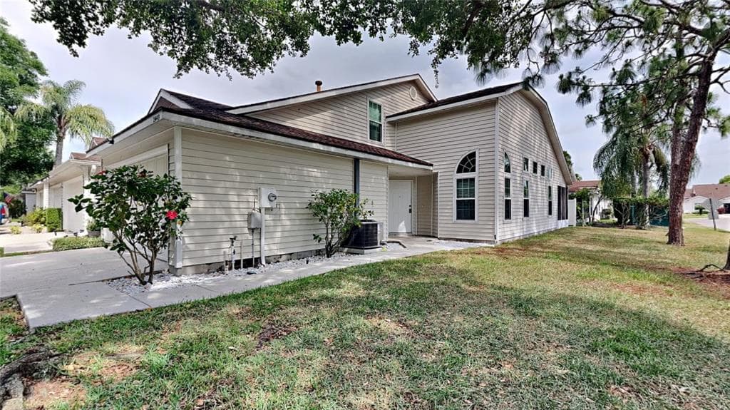 21443 CLUBSIDE LOOP LUTZ, FL 33549