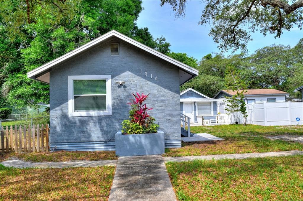 1316 SAN JOSE BOULEVARD DAYTONA BEACH, FL 32117