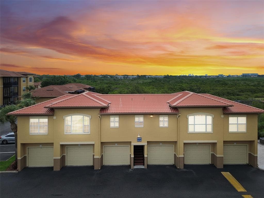4329 BAYSIDE VILLAGE DRIVE UNIT 202 TAMPA, FL 33615
