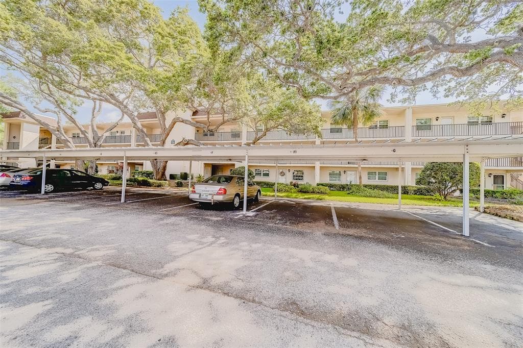 870 VIRGINIA STREET UNIT 105 DUNEDIN, FL 34698