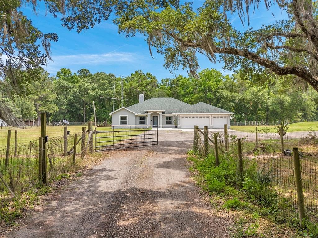 18370 LAKE LINDSEY ROAD