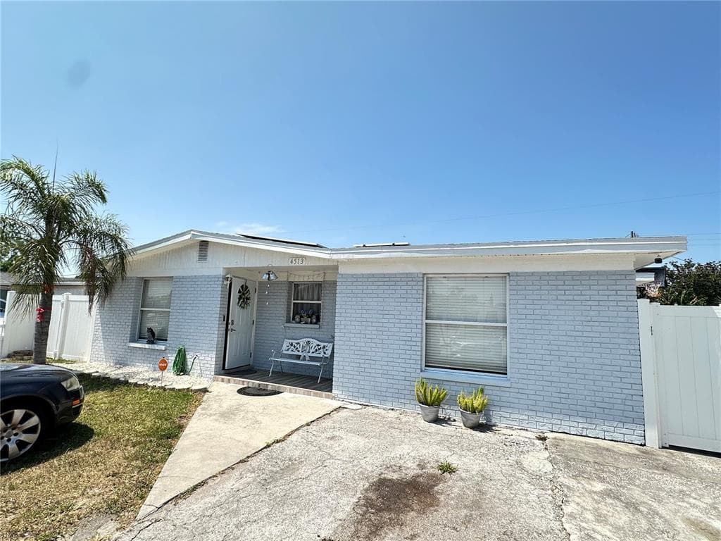 4513 W MINNEHAHA STREET TAMPA, FL 33614