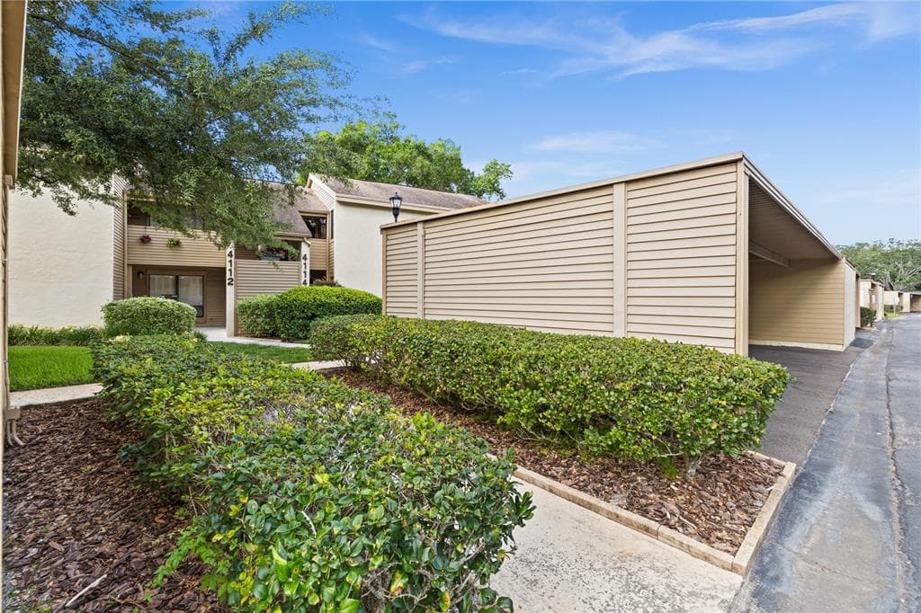 4112 PINELAKE LANE UNIT 203 TAMPA, FL 33618