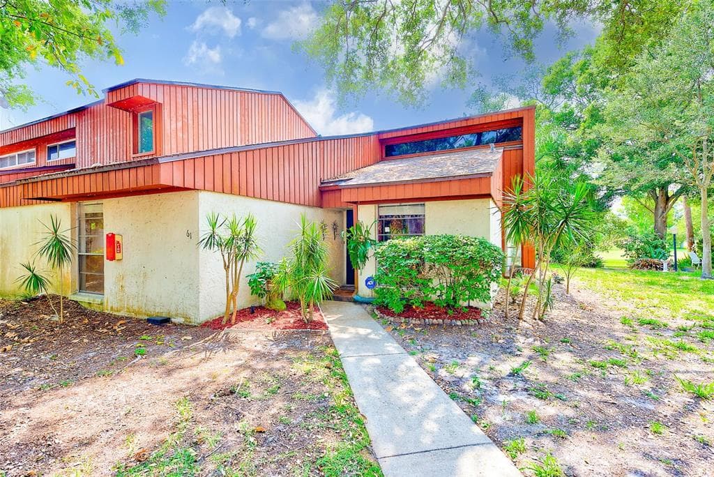 2062 SUNSET POINT ROAD UNIT 61 CLEARWATER, FL 33765