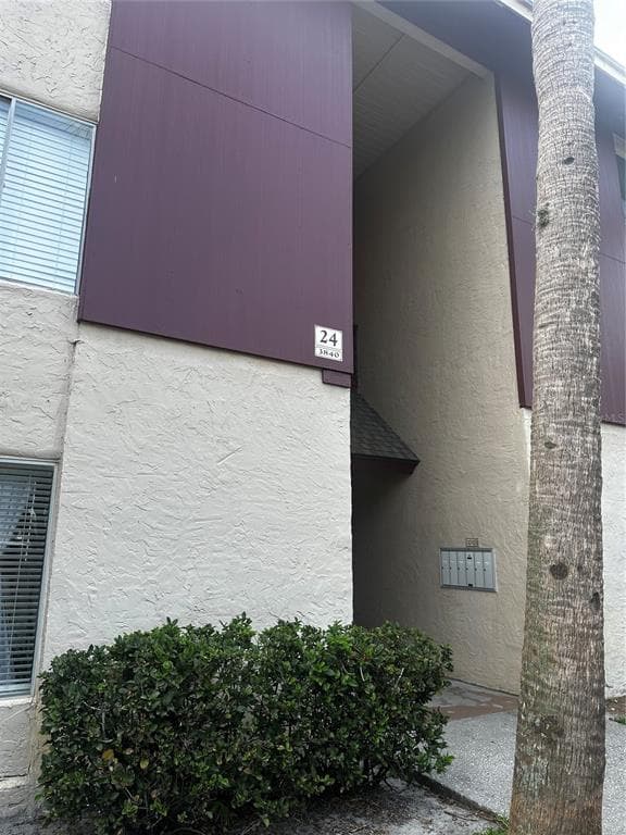 3840 N LAKE DRIVE UNIT 128 TAMPA, FL 33614