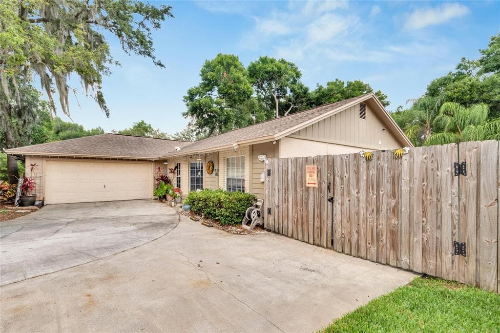 12324 YELLOW ROSE CIRCLE RIVERVIEW, FL 33569
