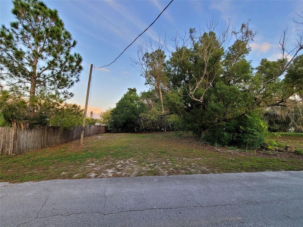 134 W NORTHSIDE DRIVE LAKE WALES, FL 33853