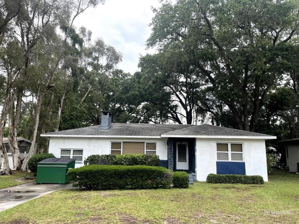 1352 PARKWOOD STREET CLEARWATER, FL 33755
