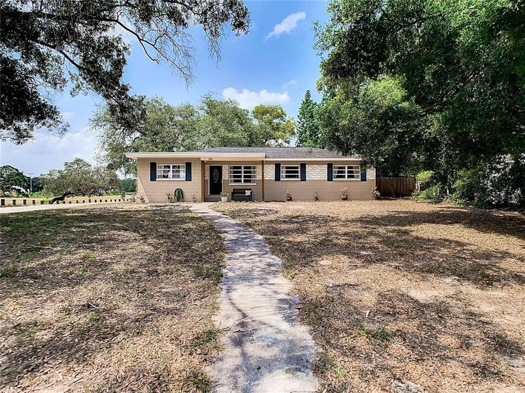 219 W AZALEA AVENUE TAMPA, FL 33612