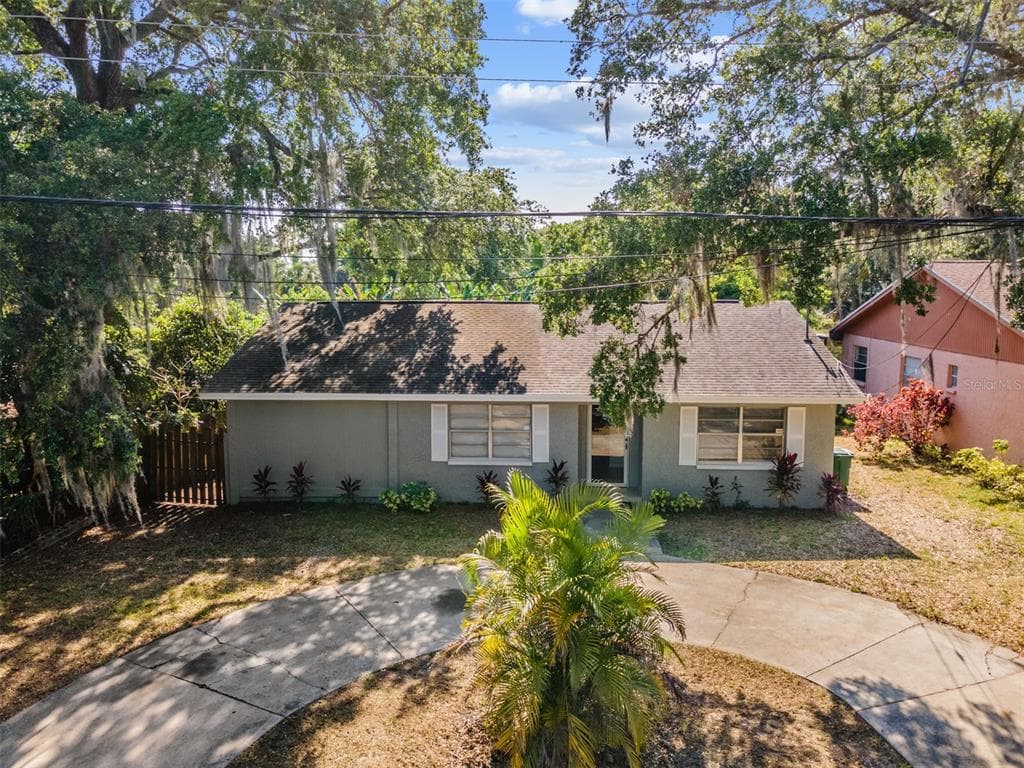 9616 1/2 N OKLAWAHA AVENUE TAMPA, FL 33617