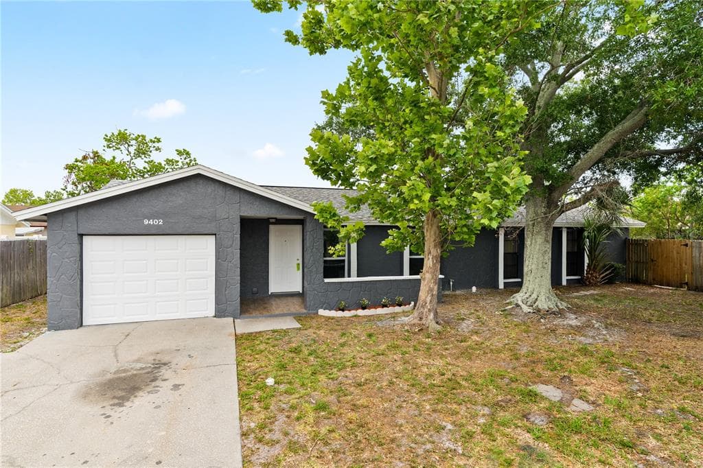 9402 HILLPORT COURT TAMPA, FL 33615